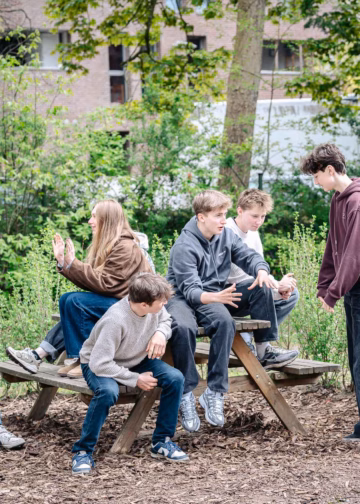 Atheneum Brasschaat opent groene speelplaats na totaalmetamorfose