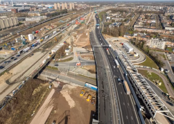 Contouren verdiepte Ring stilaan zichtbaar