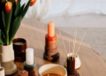 Stan Editions lanceert een speelse zomercollectie met stapelbare kaarsen, vazen en diffusers