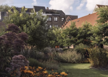 Studio LOHO opent Jonojé in Brugge: een totaalconcept dat showroom, galerie, studio en woonplek combineert met een luxueuze B&B met zes suites
