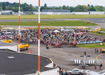 Van historische klassiekers tot groot transportvliegtuig van Defensie: Luchthaven van Deurne opent deuren voor jong en oud tijdens 31ste Fly In