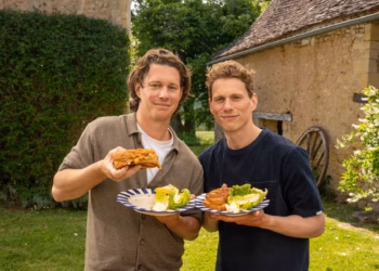 Messy chefs Jelle en Hans Beeckman zijn terug met nog meer overheerlijke chaos in nieuw seizoen van ‘Lekker Messy’ op njam!