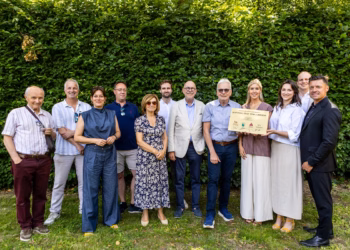 Stichting Kempens Landschap en gemeente Edegem stellen trots nieuwe uitbaters kasteel Hof ter Linden voor