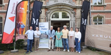 Stichting Kempens Landschap en gemeente Stabroek geven startschot dakrestauratie Ravenhof