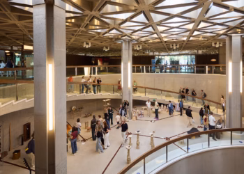 CURATED 2026: 34 ontwerpers nemen Mix Brussels over voor de derde editie