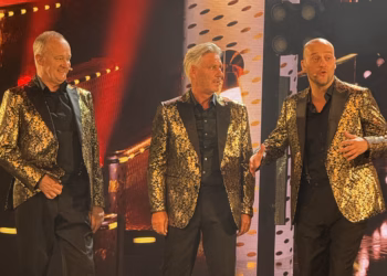 Première van Celebration 90 maakt indruk op pers en publiek: “Een jubileumshow die alle verwachtingen inlost”