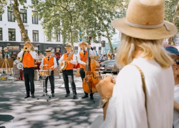 Live muziek zorgt deze week voor extra sfeer op Antwerpse markten