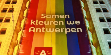 Antwerpen opnieuw in regenboogkleuren voor Antwerp Pride