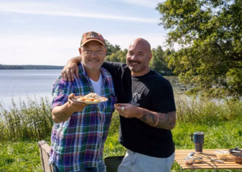 Dominique Persoone en Tom Degroote trekken op de ultieme Open Vuur roadtrip naar Zweden