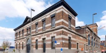 Start restauratie historische daken Noorderpershuis