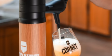 De brouwmeesters van Cornet zetten volgende innovatiestap: Cornet Alcohol-Free nu ook van het vat