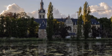 Grootschalige kunsttentoonstelling Verweven Landschappen brengt 24 kunstenaars samen in Abdij van Park