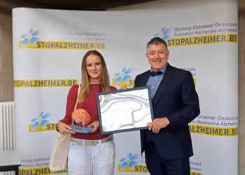Laetitia Jonynas wint allereerste Brain Bee Belgium
