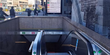 Alle 20 roltrappen in metrostations Diamant en Plantin vernieuwd en in dienst