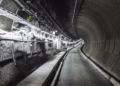 Onverwacht bijkomende asbestverwijdering zorgt voor langere renovatiewerken aan Antwerpse metrotunnel