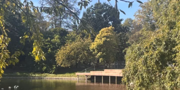 Ponton Stadsparkvijver feestelijk ingehuldigd