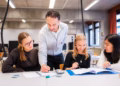 Stad Antwerpen zet mee schouders onder Study Up