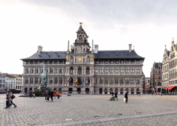 Stad stuurt financieel meerjarenplan bij als gevolg van stijgende loonkosten en aanpassing gemeentefonds