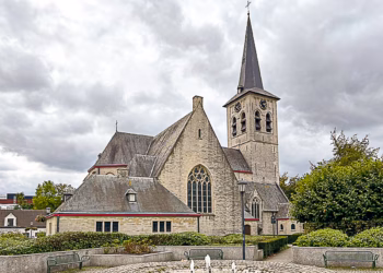 Stichting Kempens Landschap start nieuwe restauratiefase aan dak Sint-Jacobuskerk Borsbeek