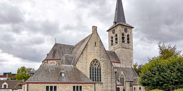 Stichting Kempens Landschap start nieuwe restauratiefase aan dak Sint-Jacobuskerk Borsbeek